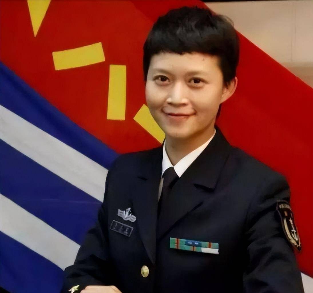 华为08年手机图片
:韦慧晓：放弃华为百万年薪，34岁高龄入伍，成我国第一位女副舰长